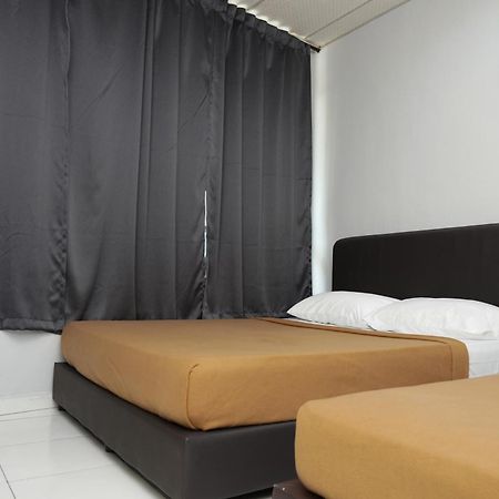 Hotel Sixty Nine ジョホールバル エクステリア 写真